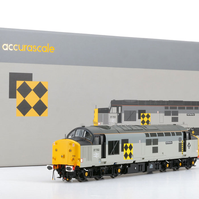 Limited edition Accurascale Class 37/7 37702 for Key Publishing.