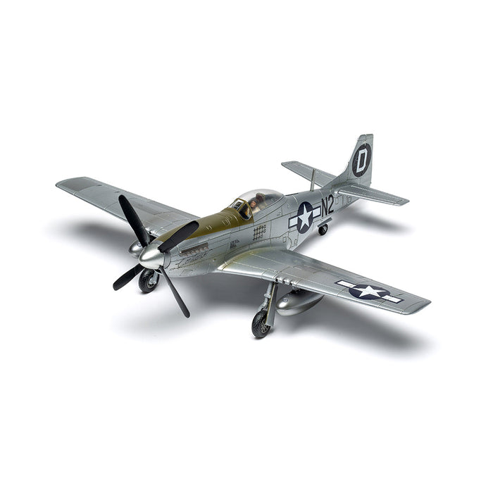 Airfix North American P-51D Mustang 1/72 scale starter set