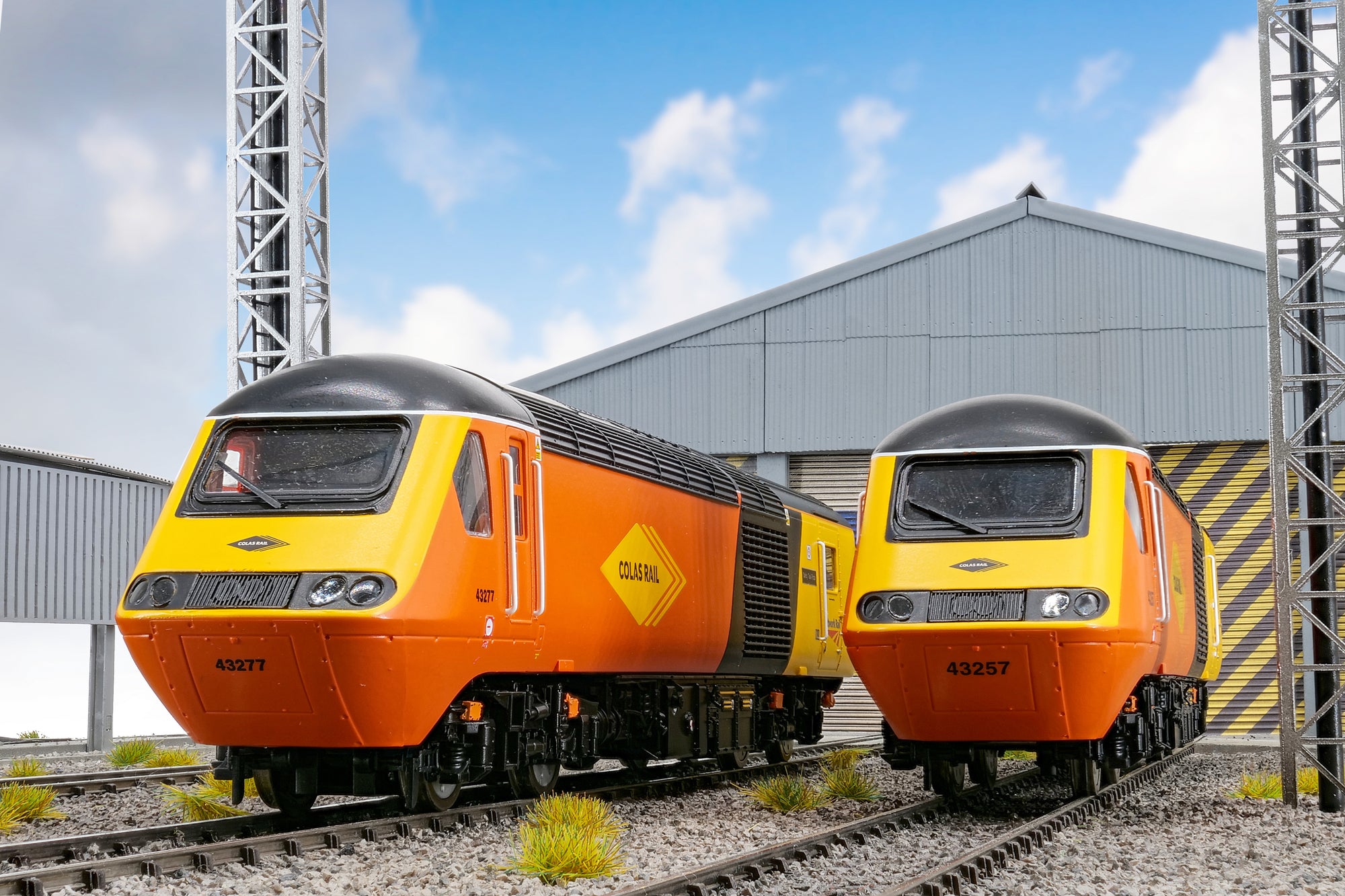 Exclusive Key Publishing limited edition Class 43 HST power cars for OO gauge