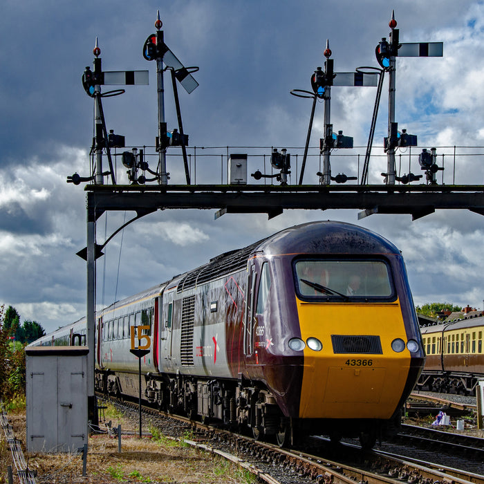 Key Publishing has commissioned a limited edition modelling CrossCountry HST power cars 43184 Laira Diesel Depot and 43366 HST 40 for OO gauge from Hornby. Pre-order today from the Key Model World Shop.