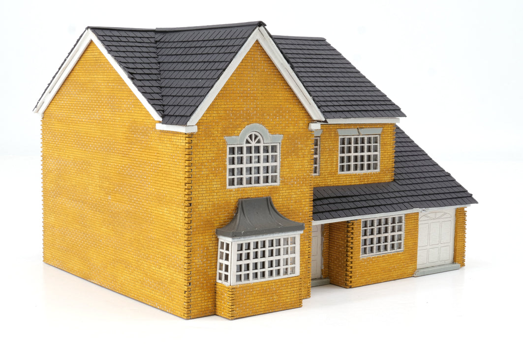 PJM Models OO Gauge Laser-Cut Modern House Kit Left-Hand