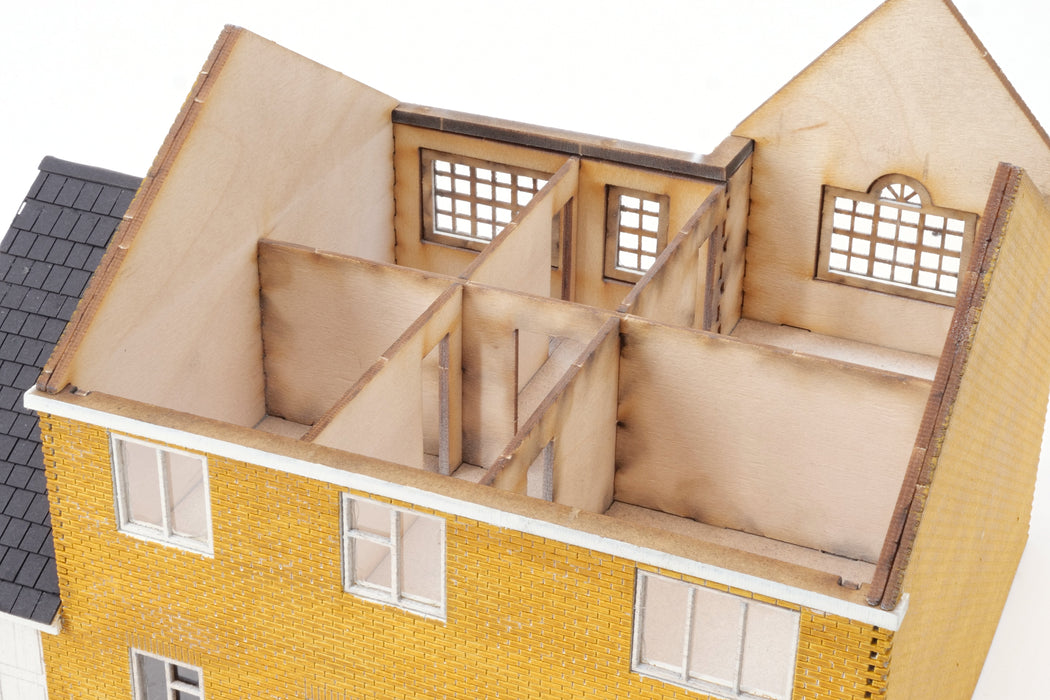 PJM Models OO Gauge Laser-Cut Modern House Kit Left-Hand