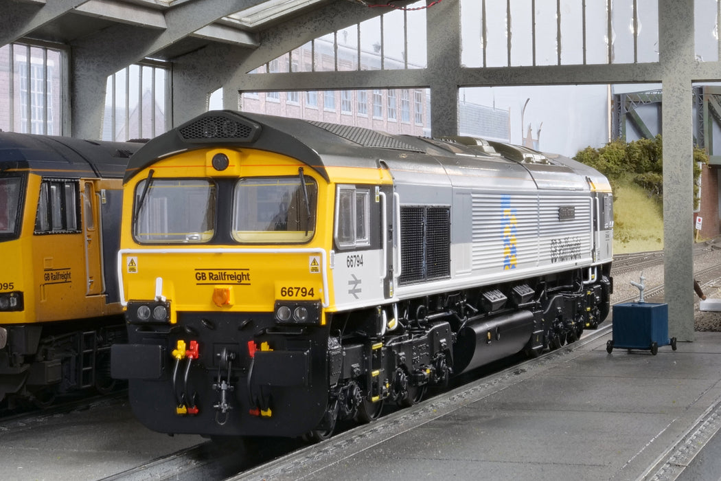 Pre-Order Class 66 66794 GBRf Petroleum Livery - DCC Ready