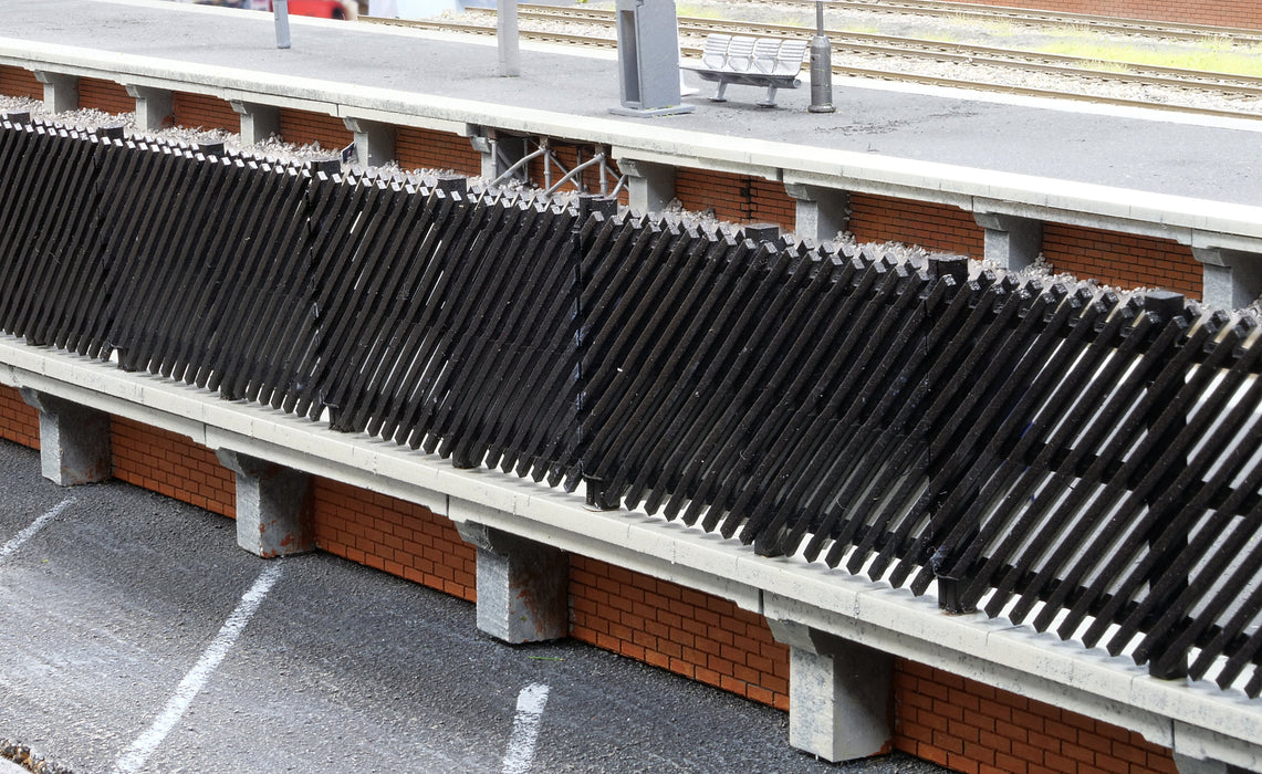 PJM Models OO gauge Platform Straight Fencing