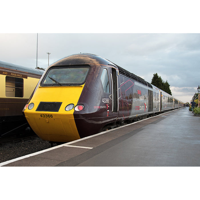 Hornby CrossCountry HST Limited-Edition Train Pack with TXS