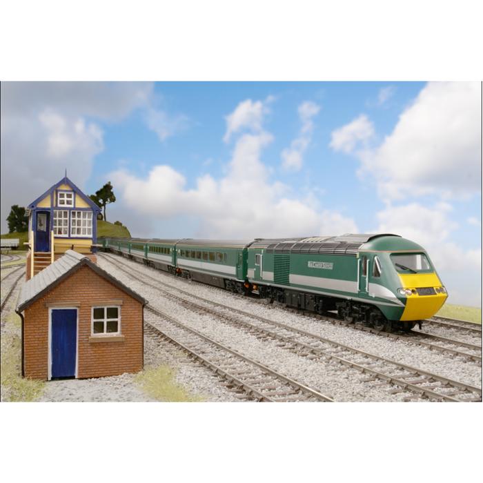 Hornby Rail Charter Services HST bundle pack for OO gauge