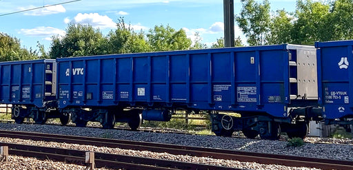 Revolution Trains Royal Blue VTG JNA-T wagon for OO gauge.