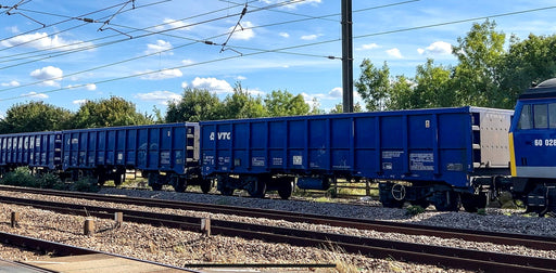 Revolution Trains Royal Blue VTG JNA-T wagon for OO gauge.